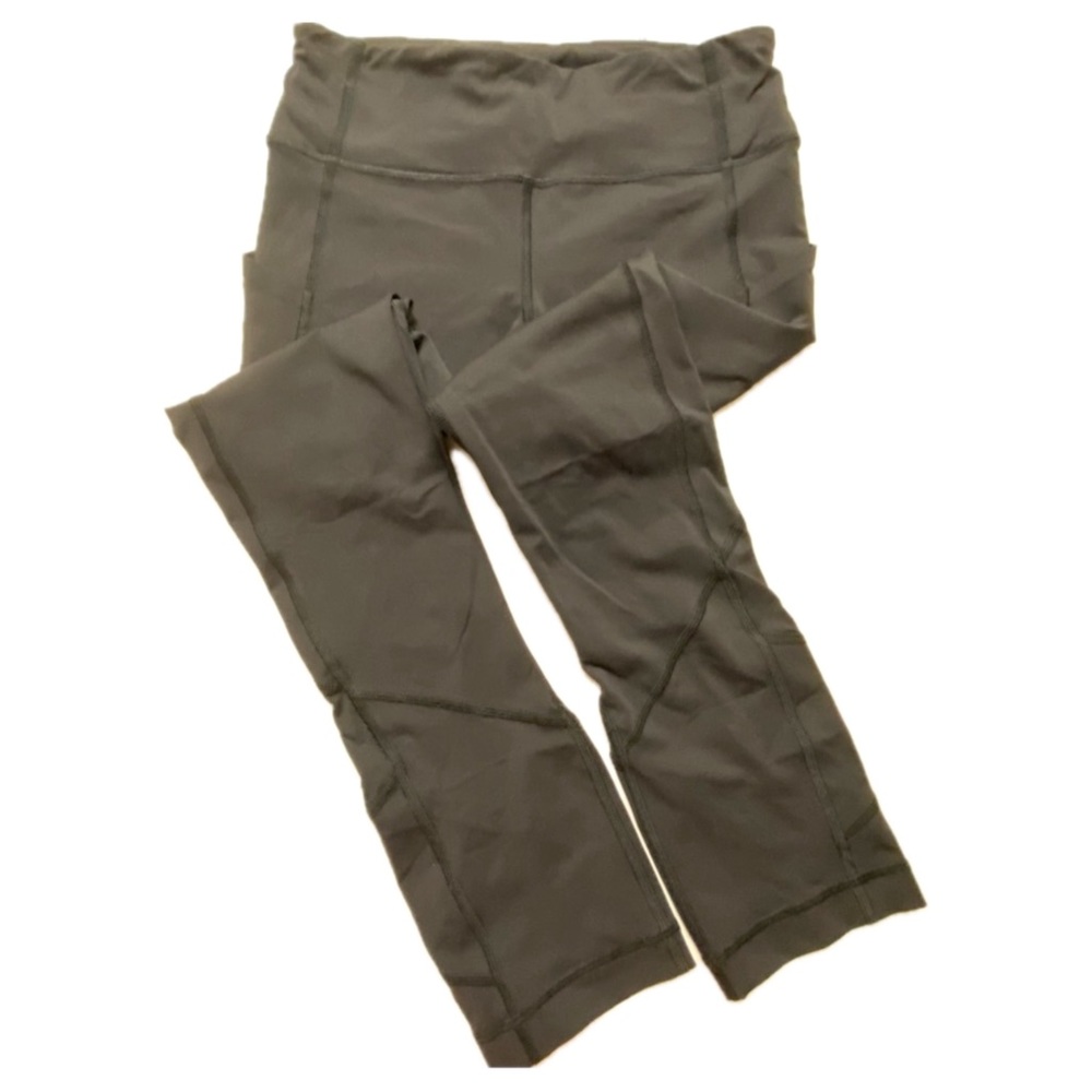 Lululemon Cropped Leggings Size 4 *Smoke free and pet free home